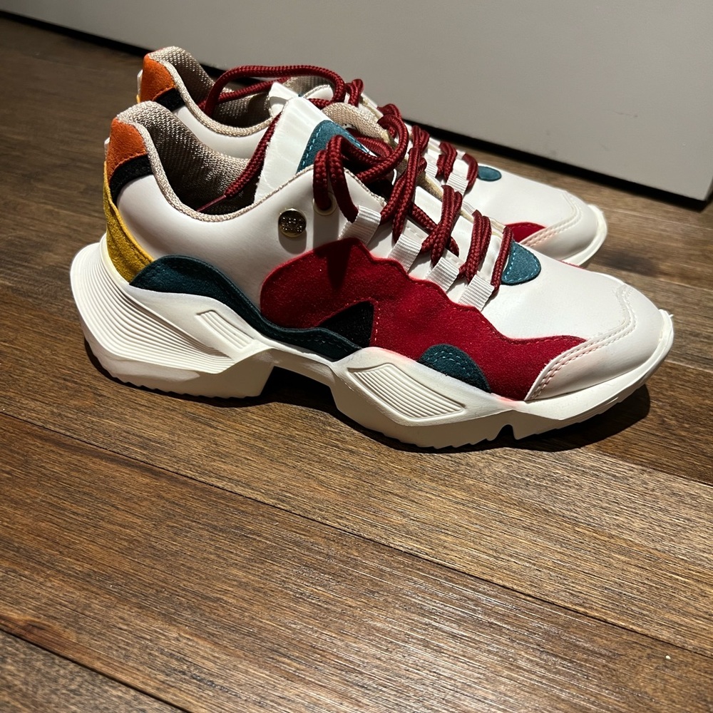 Funky sneaker